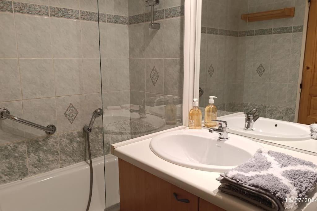 Apartment Joli Situe A L'entree Du Val Claret